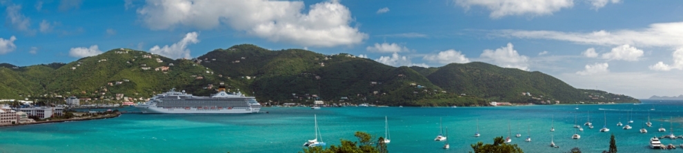 Road Harbour Panorama - 2 cruise ships docked (bvi4092)  [flickr.com]  CC BY 
Infos zur Lizenz unter 'Bildquellennachweis'